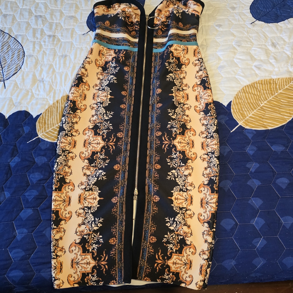 Elegant Black and Cream Patterned Dress